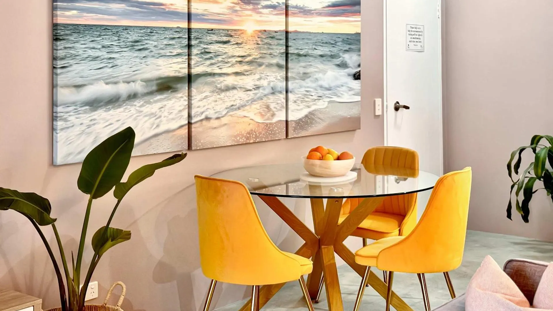 골드코스트 Burleigh Heads Koala Park Pool & Parking 아파트