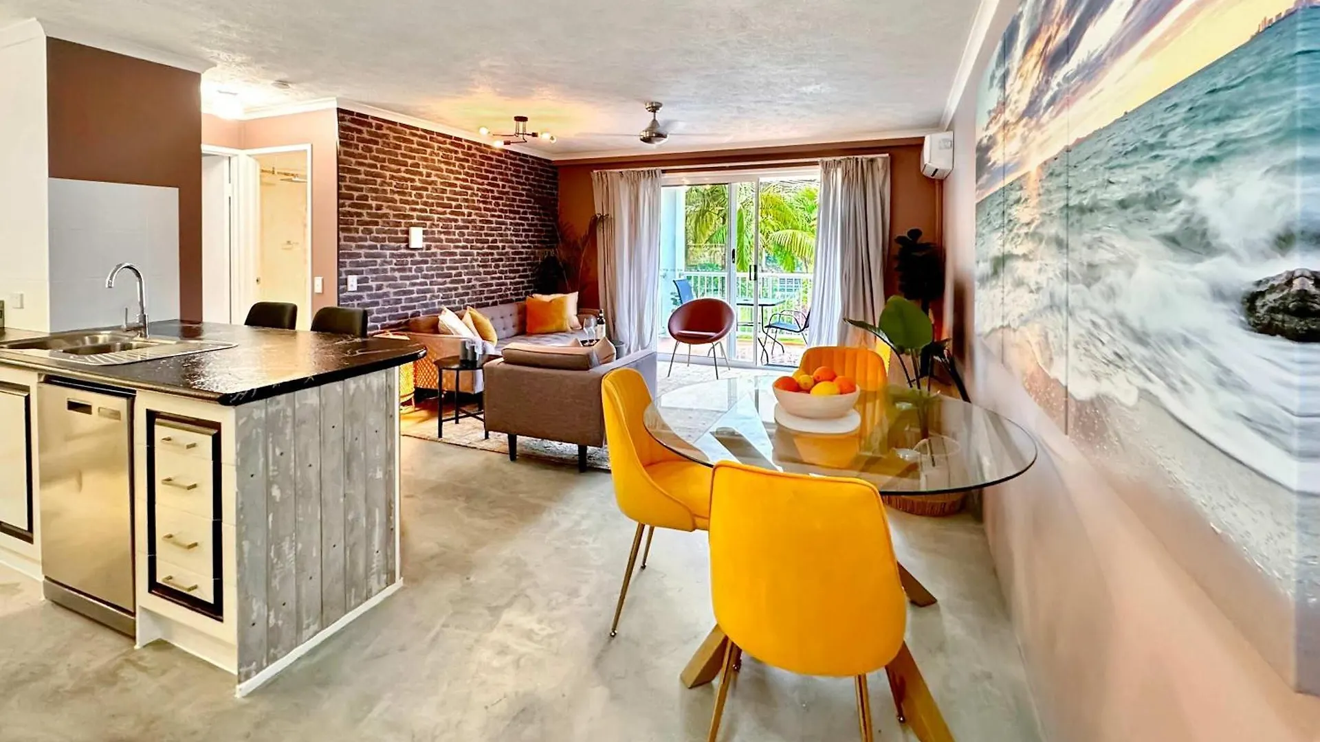 골드코스트 Burleigh Heads Koala Park Pool & Parking 아파트